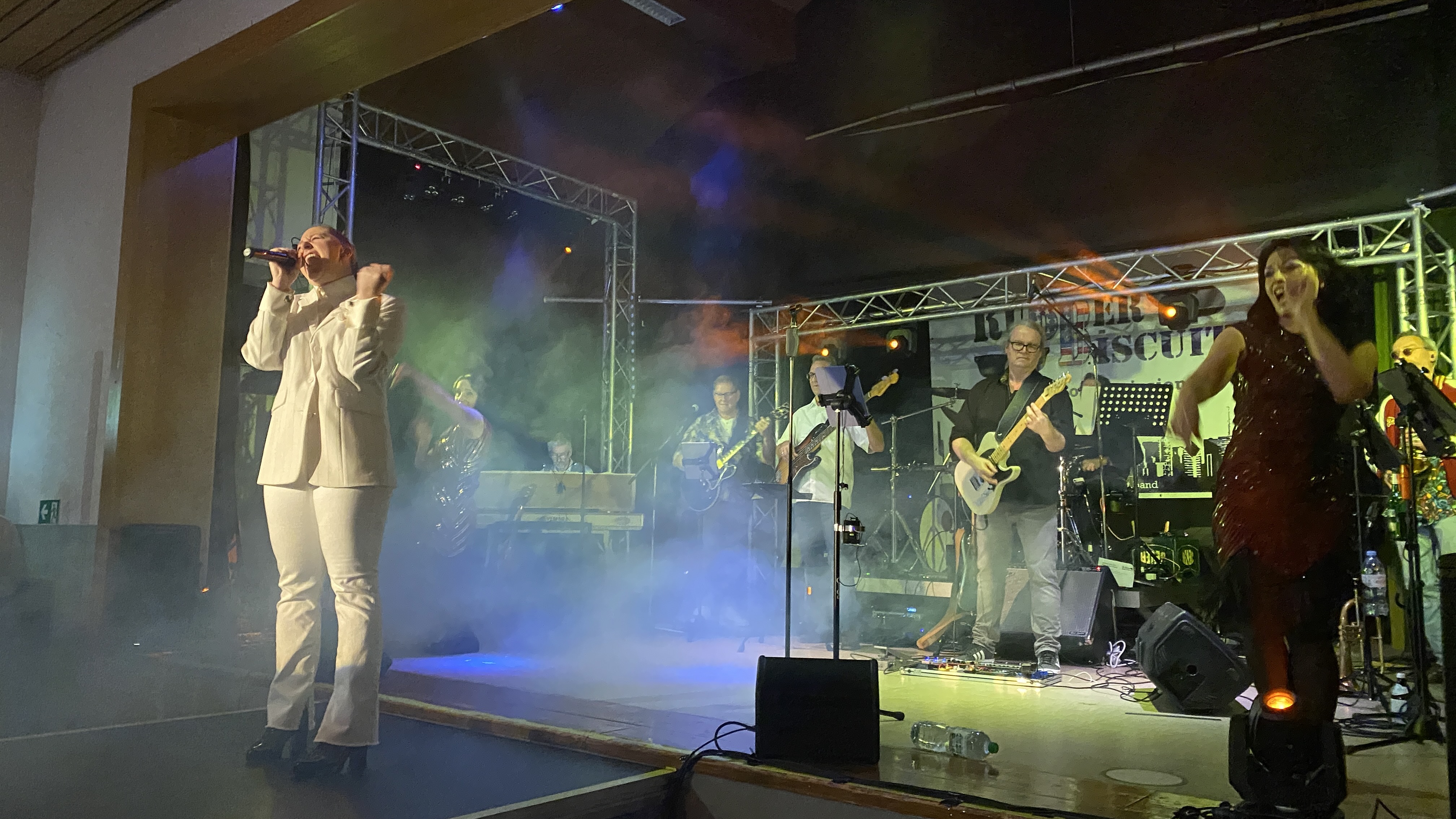 Rubber Biscuit Live
